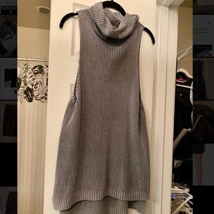 Gray, sleeveless turtleneck sweater